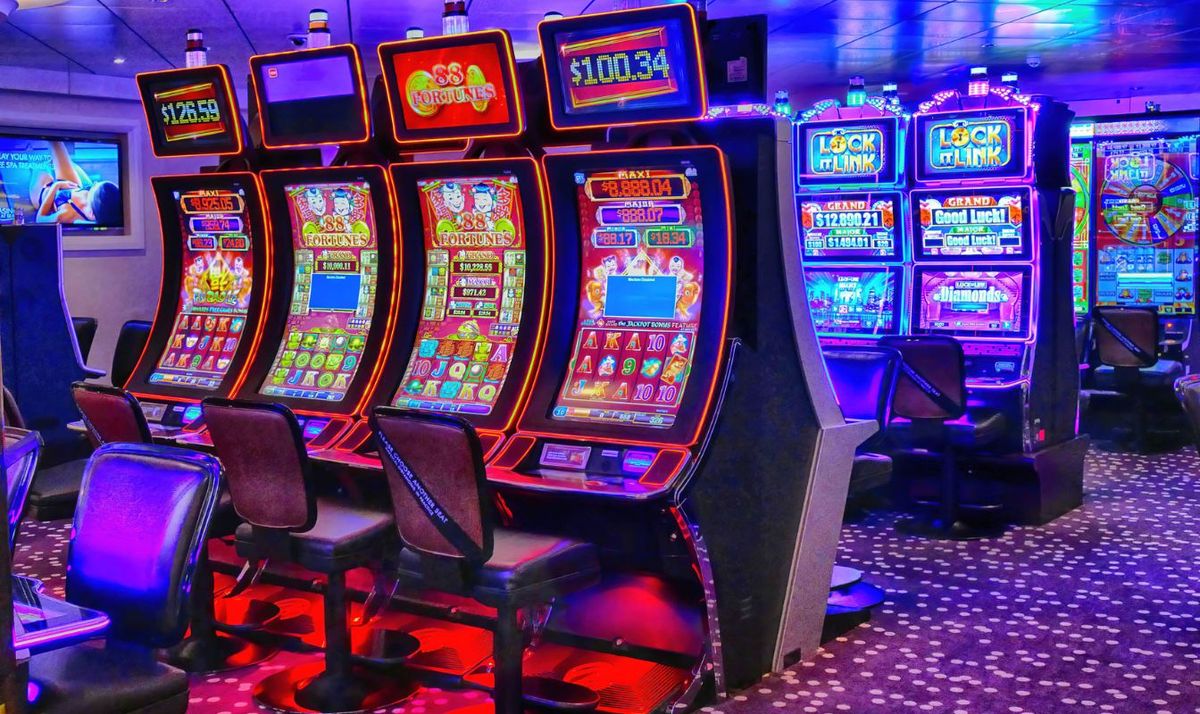 Unveiling the Allure of JACKPOT Slot Games: Where Luck Meets Opportunity