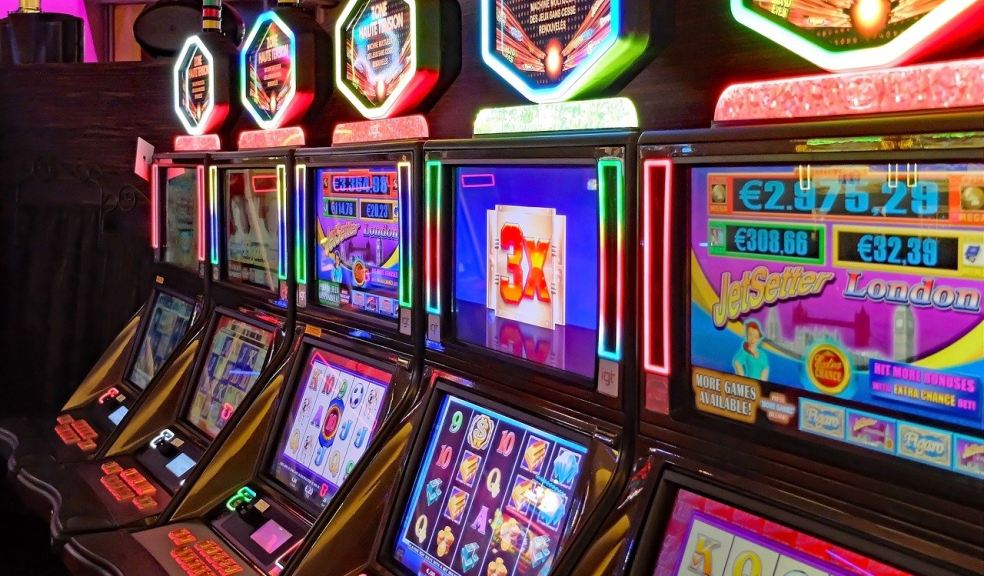 The Evolution of Slot Casinos: From Mechanical Reels to Digital Delights