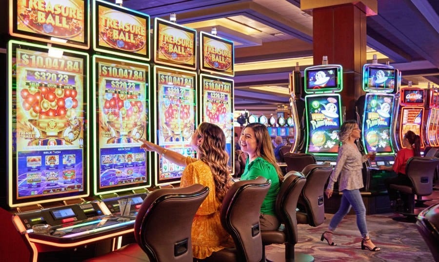The Thrilling World of Slot Games: A Dive into the Digital Reels